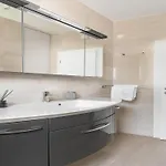 Appartement 5 Km From S Center
