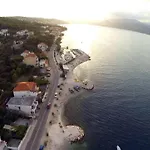 Appartement 5 Km From S Center Trogir