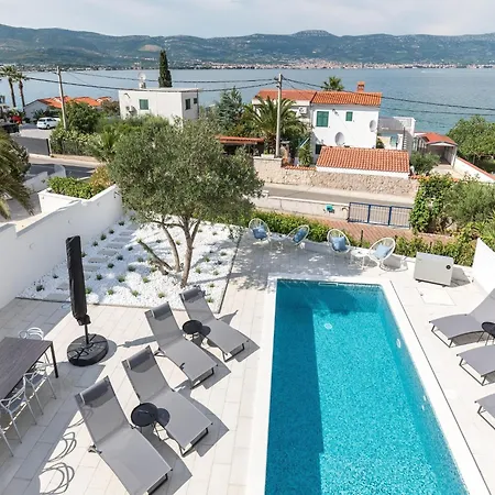 5 Km From S Center Appartement Trogir
