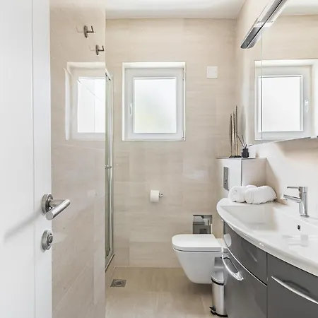 Spacious In Slatine With Terrace Apartment Trogir