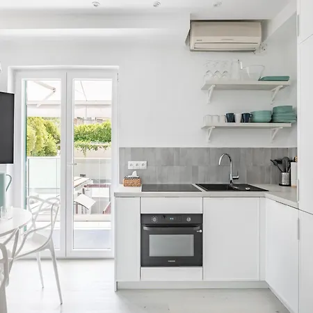 5 Km From S Center Τρογκίρ