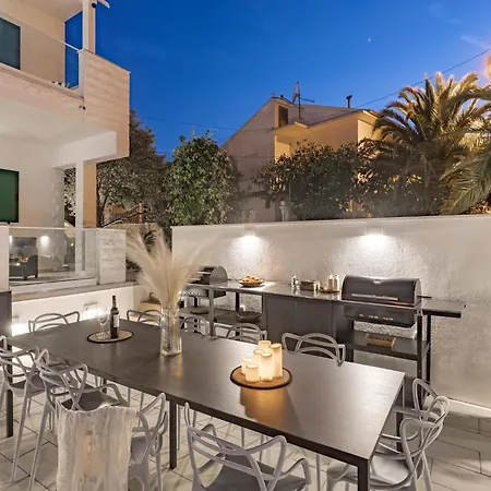 5 Km From S Center * Τρογκίρ