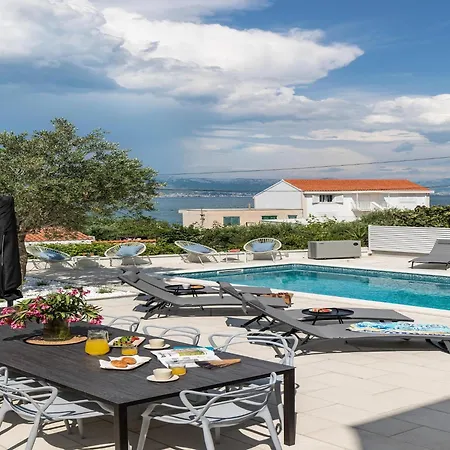 Lägenhet 5 Km From S Center *