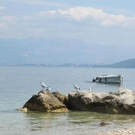 5 Km From S Center Διαμέρισμα Τρογκίρ