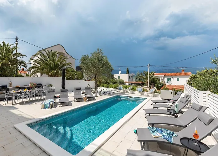 5 Km From S Center * Trogir